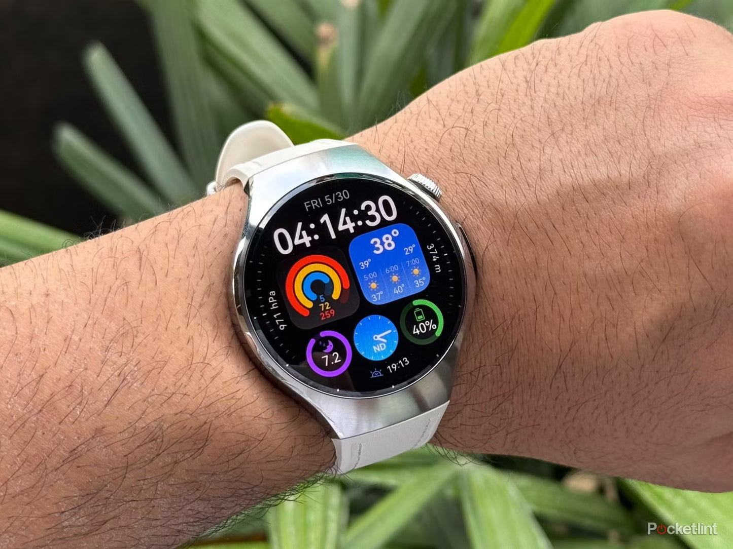 Modio MR-60 2.5D Curved Display Smartwatch